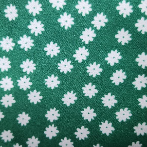 Women's XS Green Dress White Flowers Short-sleeve, Mid-Length, Unbranded - Picture 4 of 7
